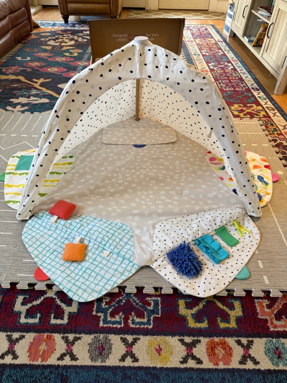 Lovevery The Play Gym Play Mat w/ Sensory Strands